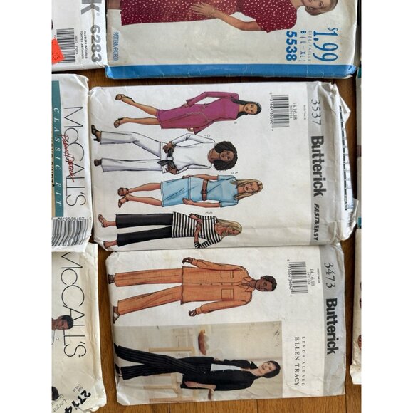 Lot Of 15 Vintage McCall Simplicity Clothing Patterns Sizes 14-22 - Picture 11 of 16